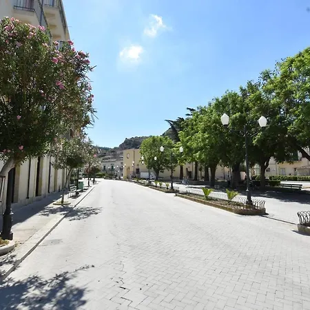 Sicilia Bedda House לינה וארוחת בוקר שיקלי